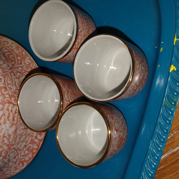 Vintage hand-painted bowl and a set of four matching little cups - Picture 4 of 7